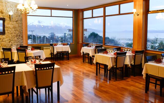 Altos Ushuaia Hotel & Resto