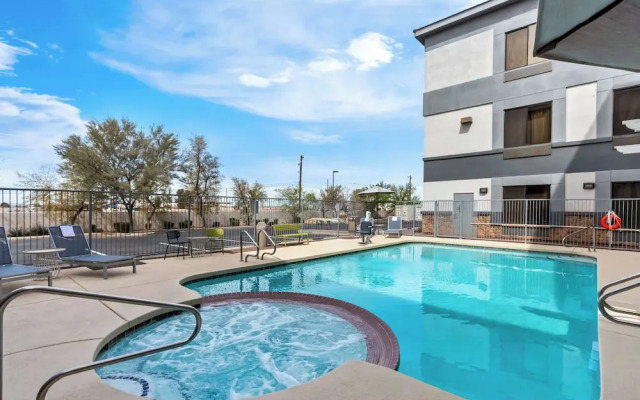 Spark by Hilton Phoenix East Mesa