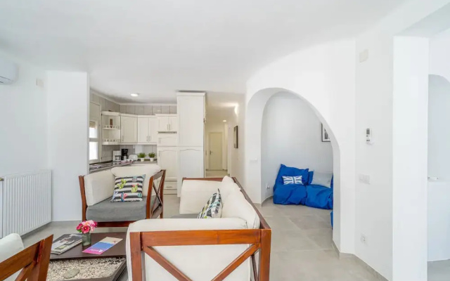 Apartment in Empuriabrava Near Beach