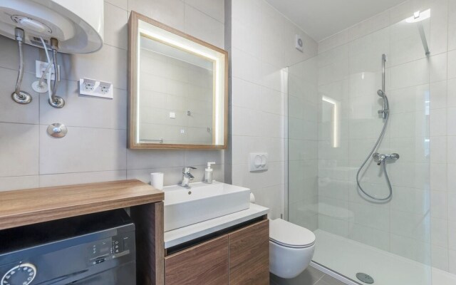 Nice Apartment in Premantura With 2 Bedrooms and Internet