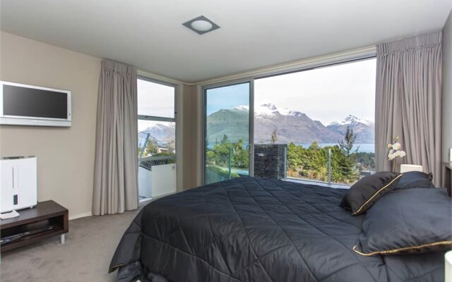 Downtown Queenstown Apartment