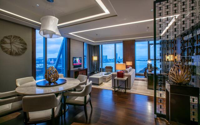 HUALUXE Xiamen Haicang Harbour View by IHG