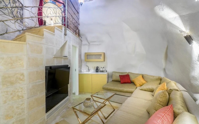 Western Wall Luxury House