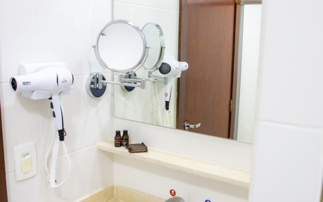 House Inn Hotel - Anashopping