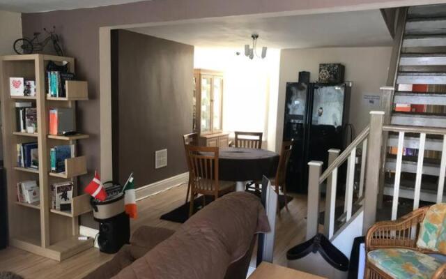 Private King En-Suite bedroom close to MediaCityUK/Old Trafford