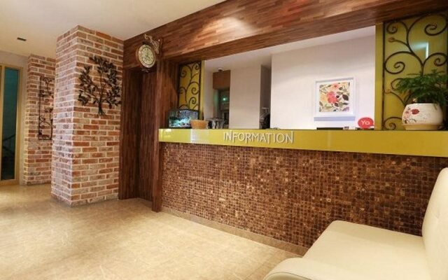 Art 1 Hotel