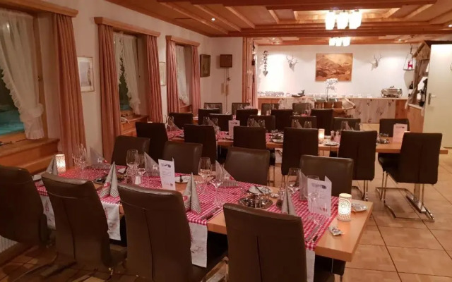 Hotel Mira