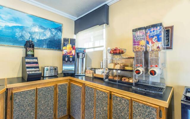 Travelodge by Wyndham Merced Yosemite
