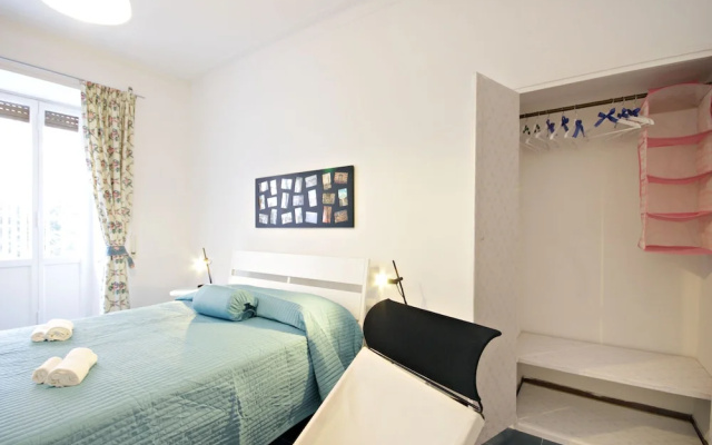 Cozy & Lively Vatican Apartment
