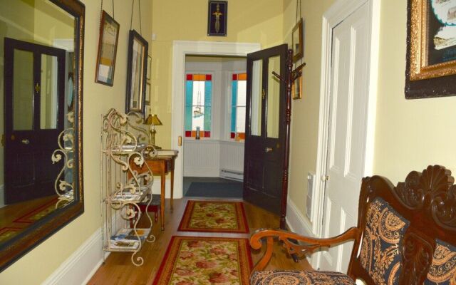 Rose Manor Inn B & B