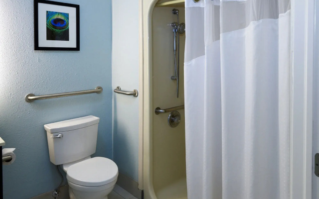 Holiday Inn Express & Suites Birmingham South - Pelham by IHG