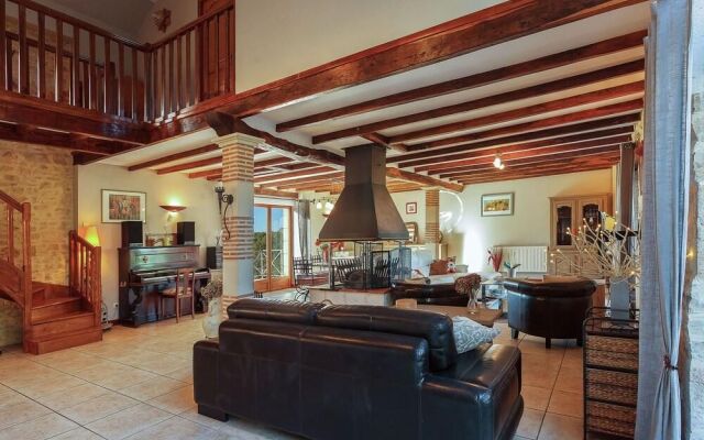 Lovely Holiday Home in Thedirac with Swimming Pool