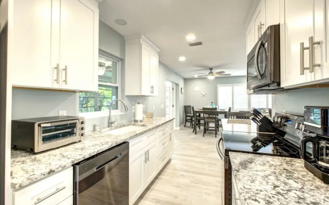 Moonmist Gorgeously Renovated Courtyard