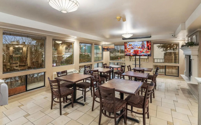 Inn at Lake Washington By OYO I-405