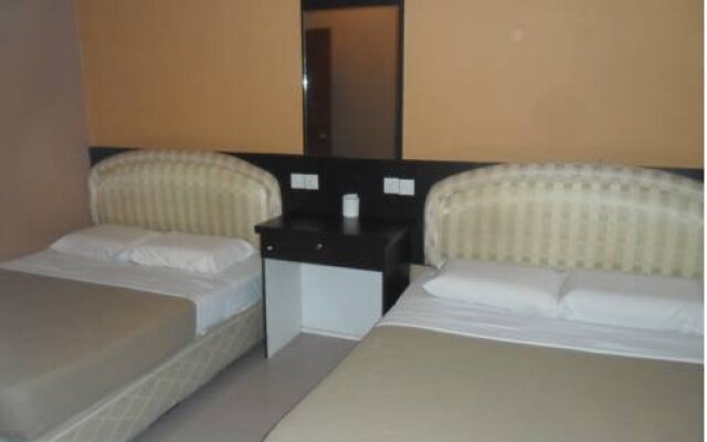 Golden Leaf Hotel @ Taman University