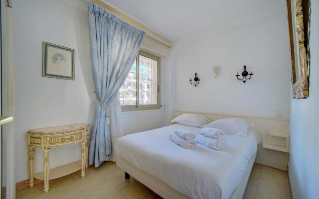 IMMOGROOM- Sea view - Center- AC- Front of the beaches