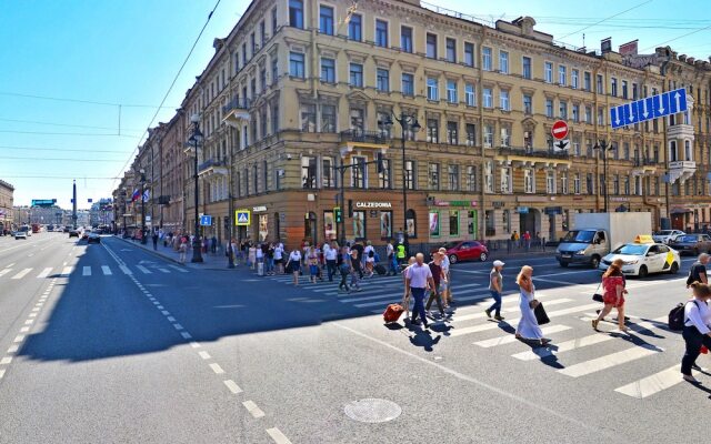 Home4day на ул. Марата