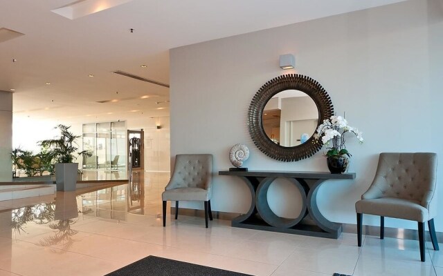 Grand Hotel Apartments Gold Coast by owner