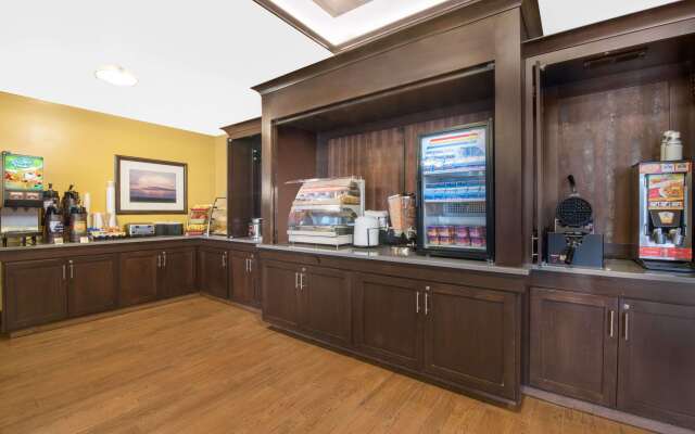 Hawthorn Extended Stay by Wyndham Dickinson