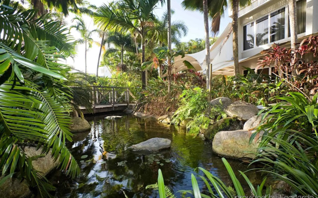 Cairns Harbourside Hotel