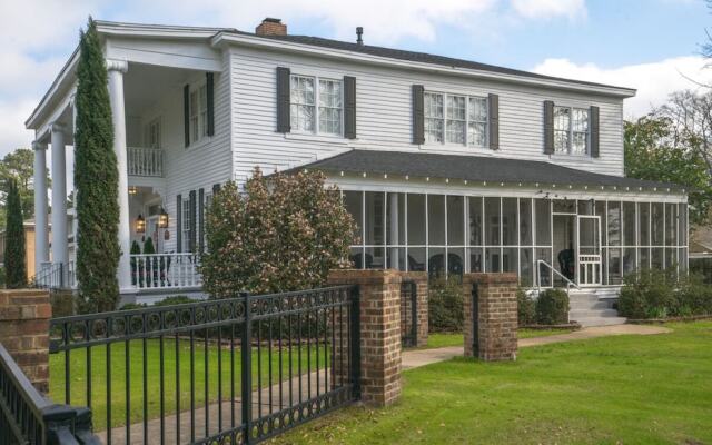 Bama Bed & Breakfast Campus