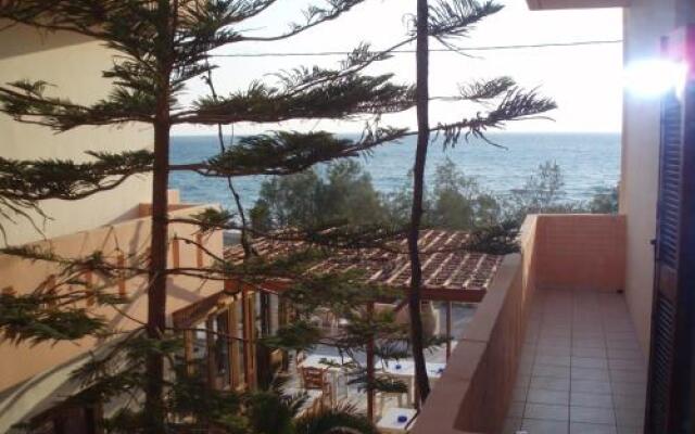 Alexander Beach Hotel