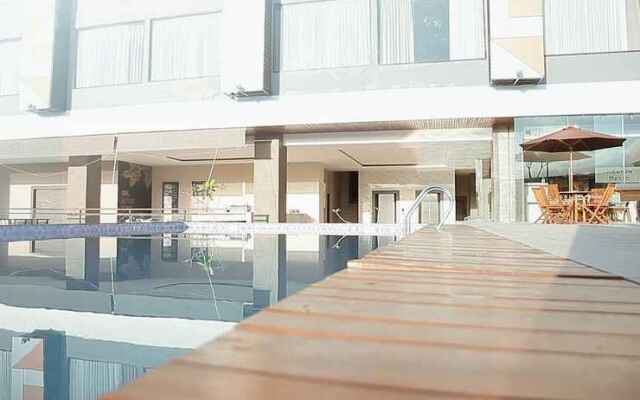 Zenith Premiere Hotel Baubau