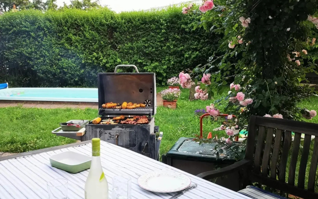Hawei in Vienna - Doppelhaushälfte mit Garten und Pool zur Mitbenutzung — Vienna