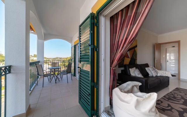 Lily Fabulous 1 BED APT With Roof Terrace Pool