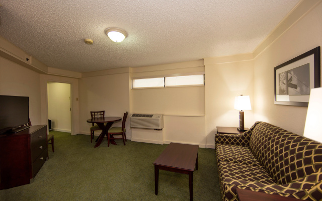 Holiday Inn Athens-University Area