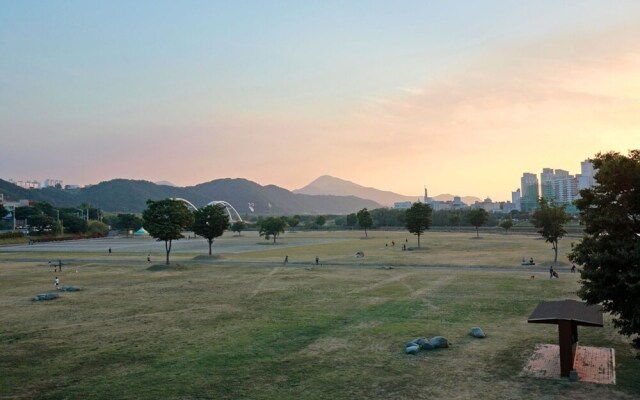 Ulsan Dalbit Eunhasu Guest House