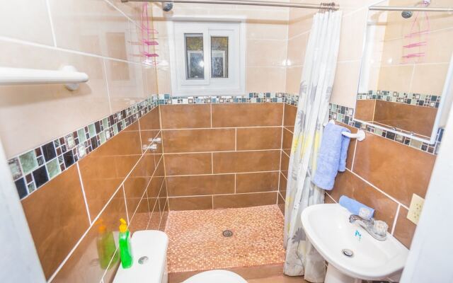 Rivera's Beach House - 2nd Floor 1 Bedroom Apts