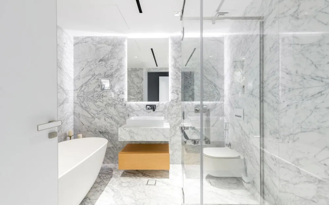 Luxe Dubai Marina 3Flr 4BR w Pool Sauna