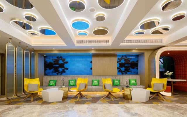 Kaigaosi Hotel (Guangzhou Railway Station Subway Station Baima Clothing City)