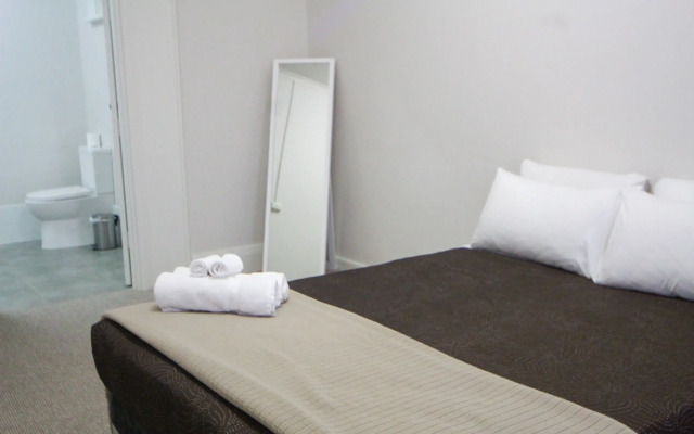 Seafield Tower Glenelg Apartment no 6