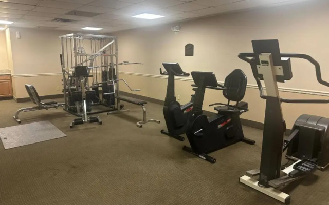 Wingate by Wyndham Livonia