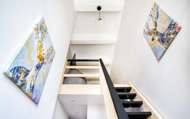 In an apartment on Dmitrovskoe highway 81