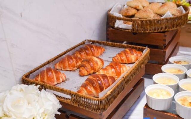 Hampton by Hilton Xining  Shangri-La Road