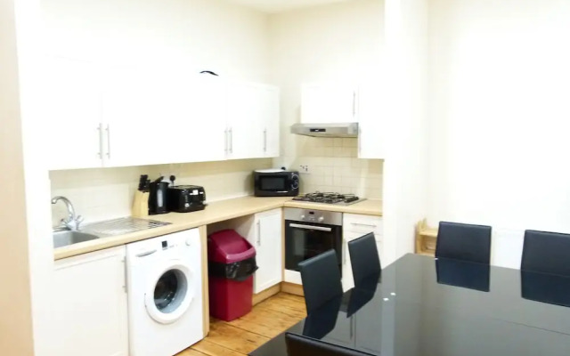 SS Property Hub - Family Apartment Kensington