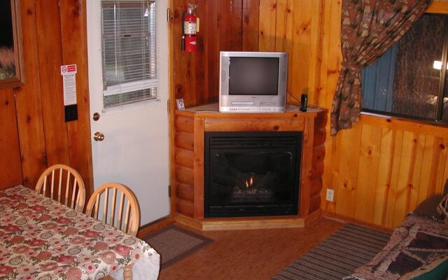 Reverse Creek Lodge