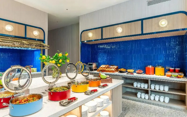 Holiday Inn Express Shanghai Changyang Road by IHG