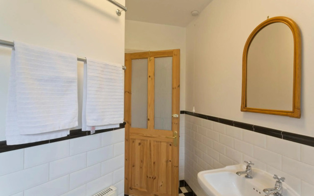 Poplar House Serviced Apartments
