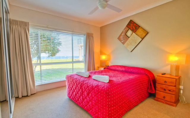 Meridian Resort Beachside
