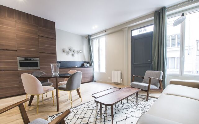 Luxury Apartment In Paris Republique