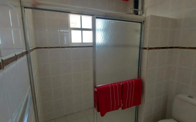 Villa Raven`s Paradise (Gris)