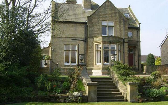 The Manor Cullingworth - Guest house