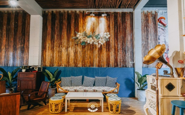 Sea & Sail Hostel – Guest Rooms – Quy Nhon