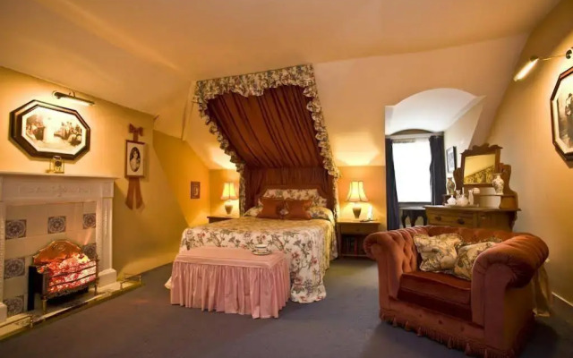 Overcliffe Hotel