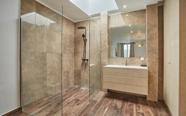 Superb Apartment Center of Paris/montmartre