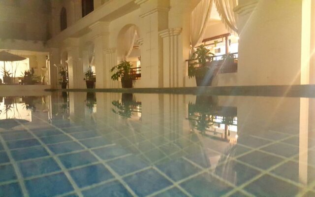 Angkor Vireak Chey Hotel